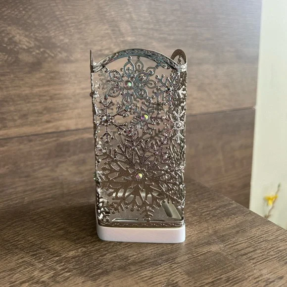 Snowflake Soap Holder - Picture 1 of 4